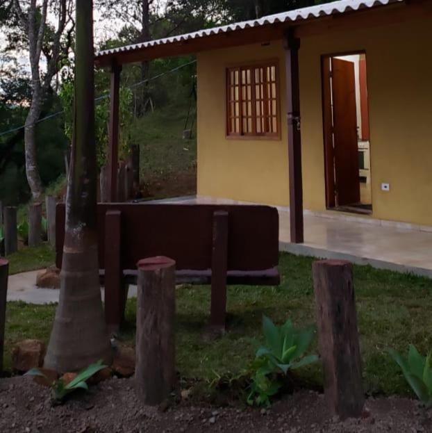 Cabana Da Montanha - Sitio Pasangas Санту-Антониу-ду-Пиньял Экстерьер фото
